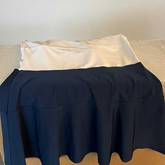 Nike Women’s Athletic Dress - Picture 4 of 7